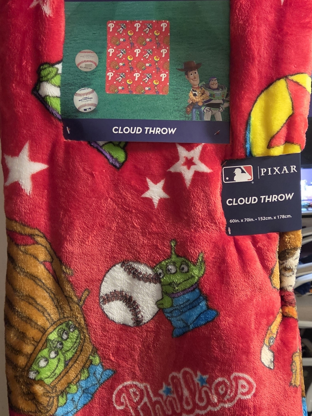 Pixar Toy Story Kids Red Cloud Throw Blanket - Phillies Design